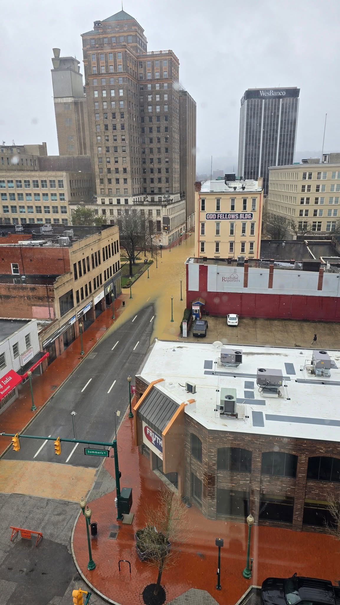 Charleston downtown streets flooded after water main break - WV MetroNews