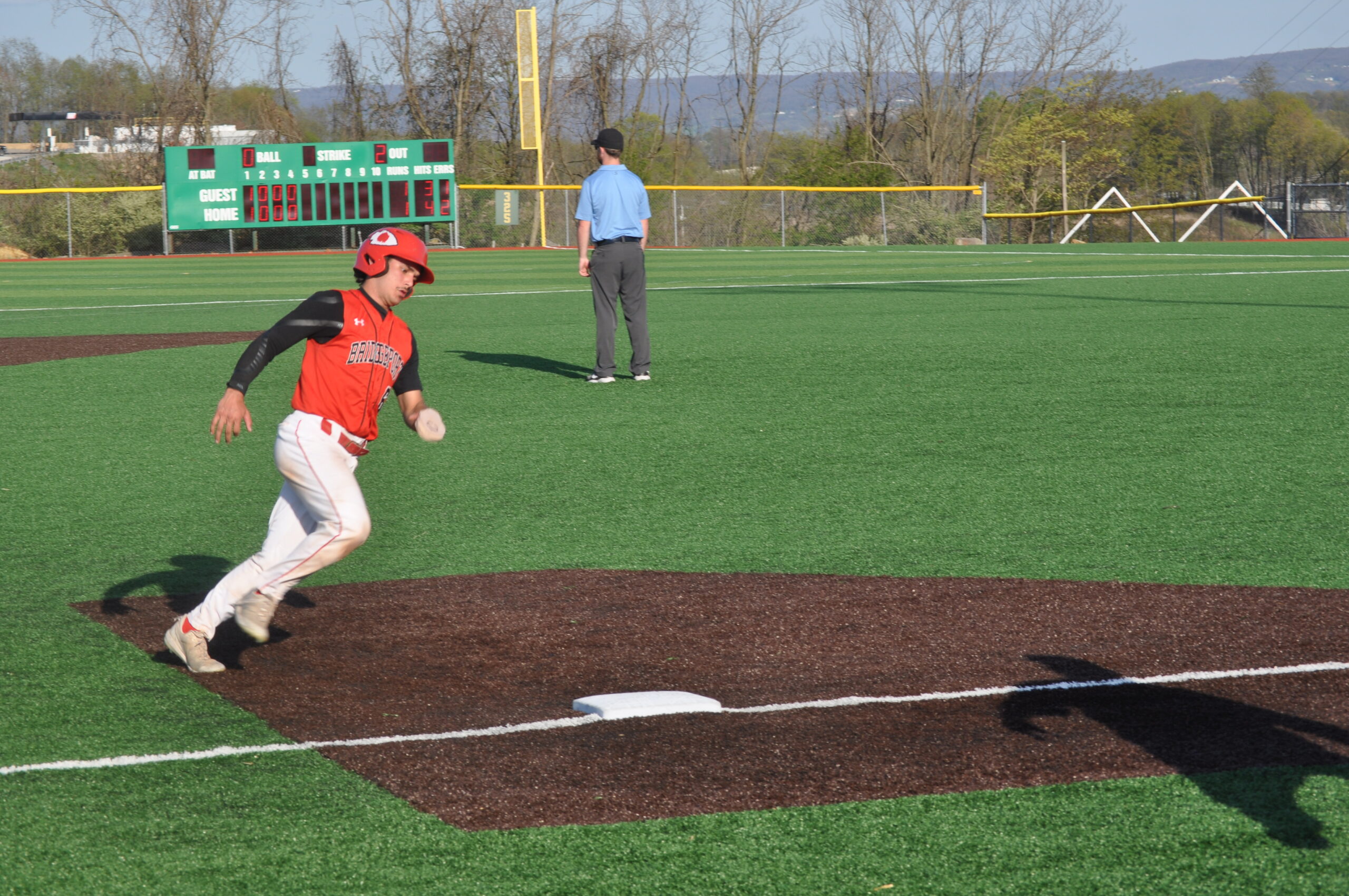 Bridgeport breaks it open late, beats University, 11-4