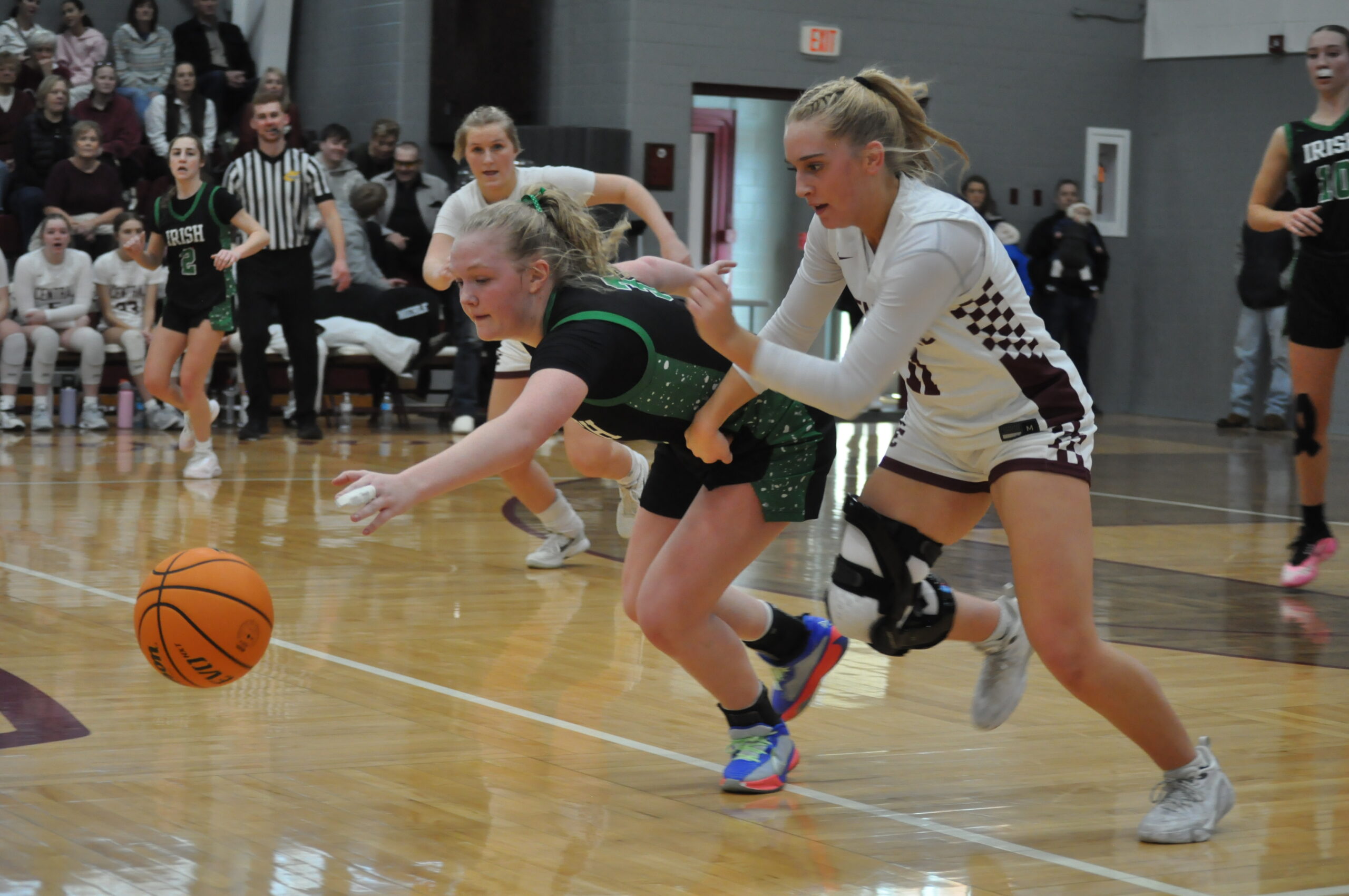 Wheeling Central controls final three quarters in 70-46 victory against Charleston Catholic