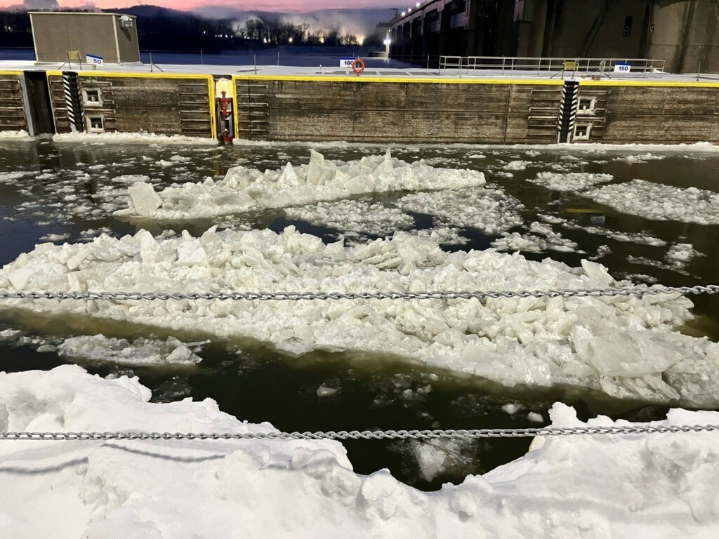 Ice shuts down Ohio River traffic at Willow Island Lock and Dam