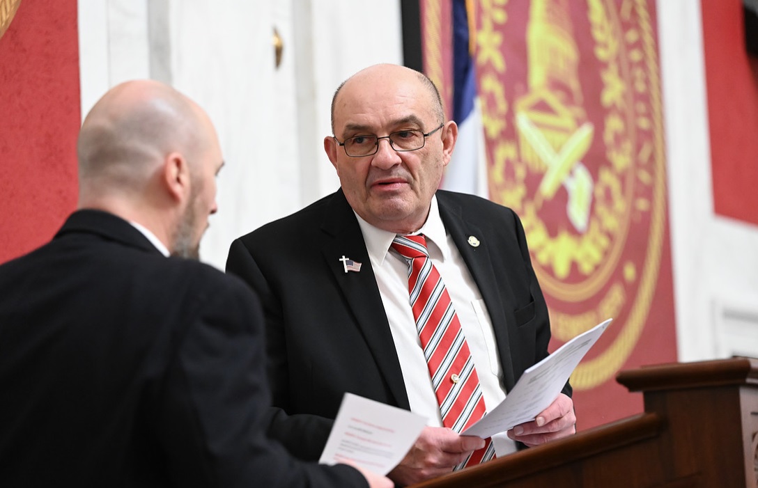 Session begins, lawmakers reminded of the state's economic challenges