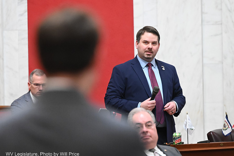 Senators pass bill allowing 18- to 20-year-olds carry a concealed weapon without a permit.