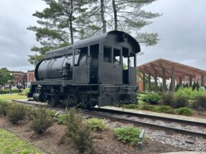 50-ton steam engine, 20-ton coal shuttle car placed beside state Culture Center for America 250 celebration – WV MetroNews 50-ton steam engine, 20-ton coal shuttle car placed beside state Culture Center for America 250 celebration – WV MetroNews