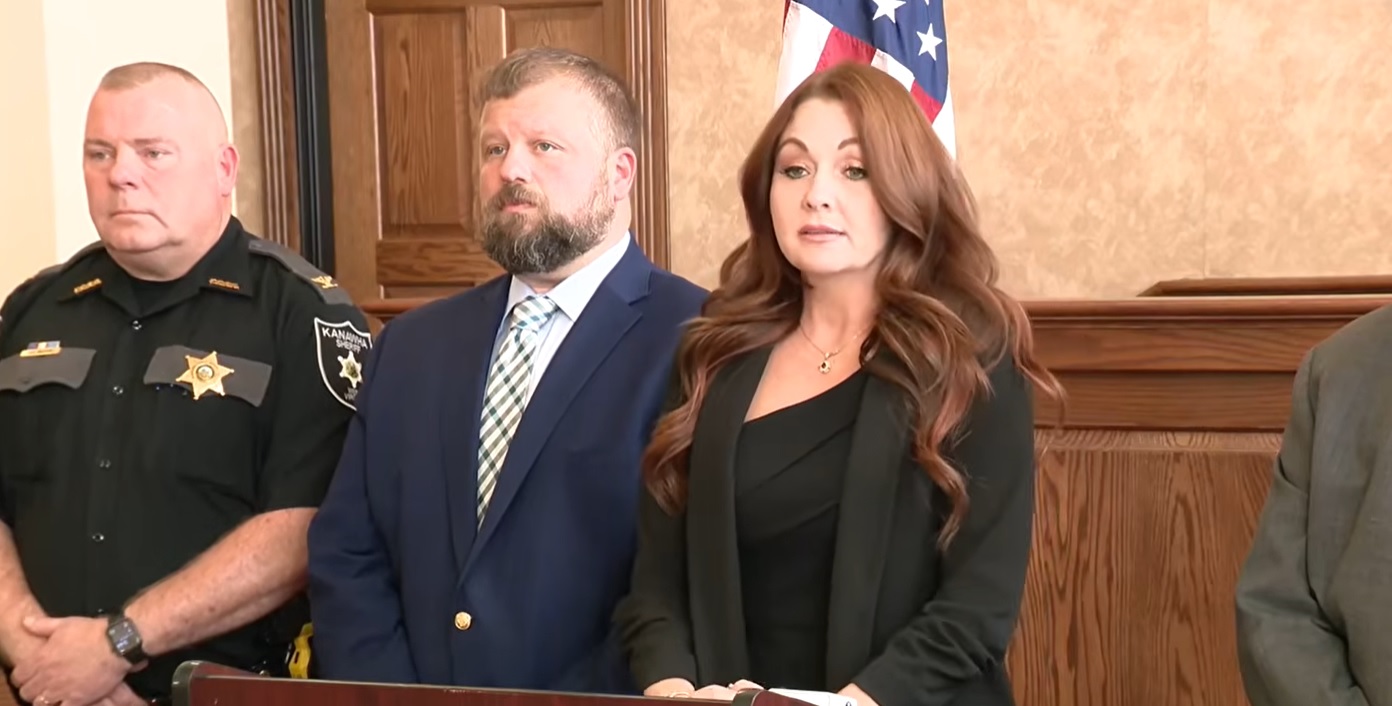 Ambulance driver indicted in Elkview man's death