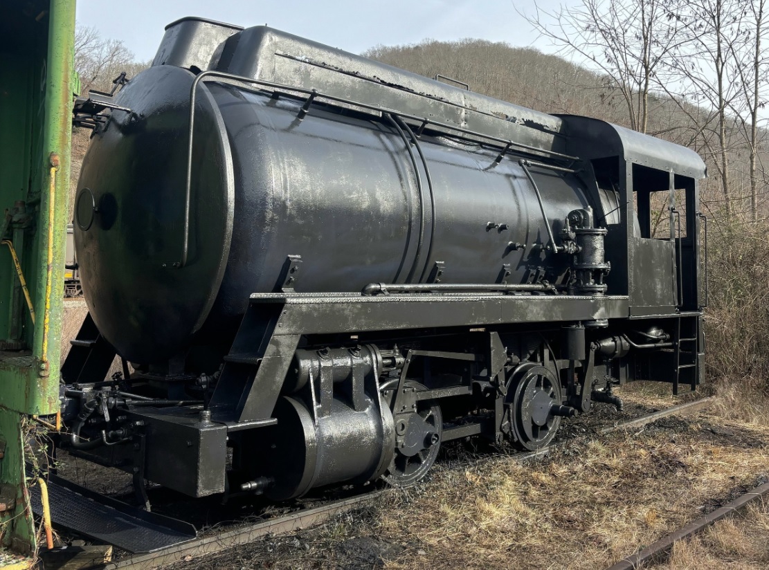 Steam engine locomotive moving to Charleston, traffic delays on ...