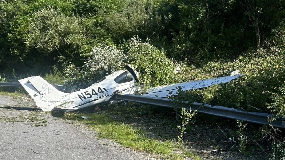Plane crash lands in Wyoming County